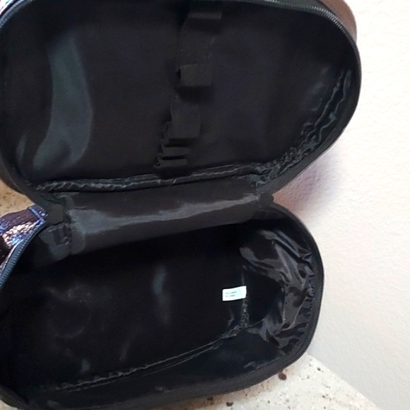 NEW-🤎 Bare Escentuals Makeup/Cosmetics Bag.  Color-Bronze Matalic - Picture 10 of 11